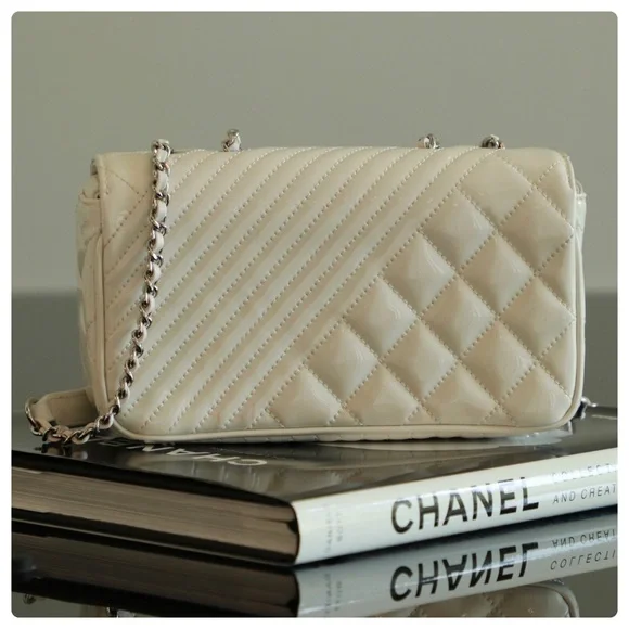 CHANEL ⭐️AUTHENTIC⭐️Small Patent Coco Boy Flap Bag - Picture 5 of 17
